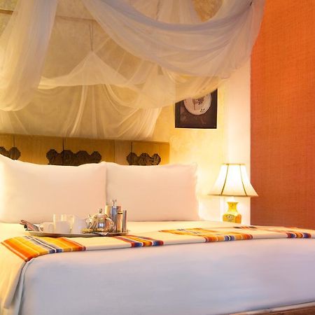 Bric-A-Brac Hotel Battambang Ngoại thất bức ảnh