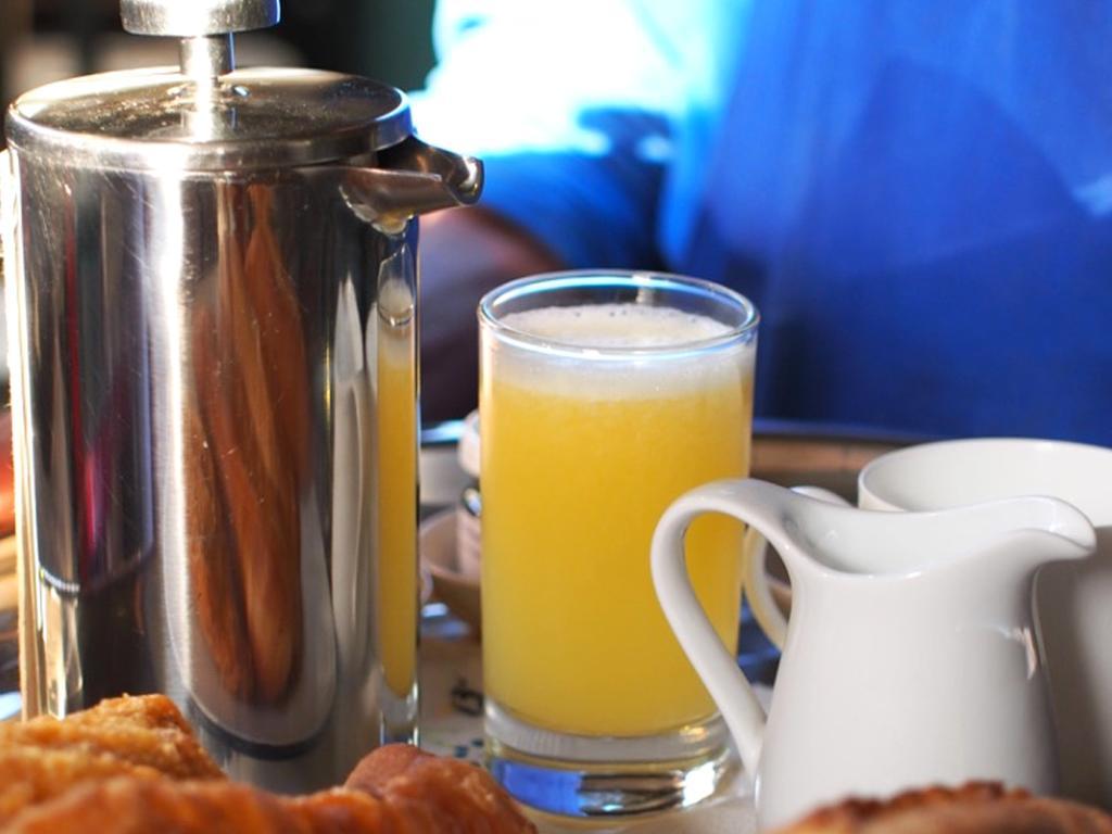 Bric-A-Brac Hotel Battambang Ngoại thất bức ảnh