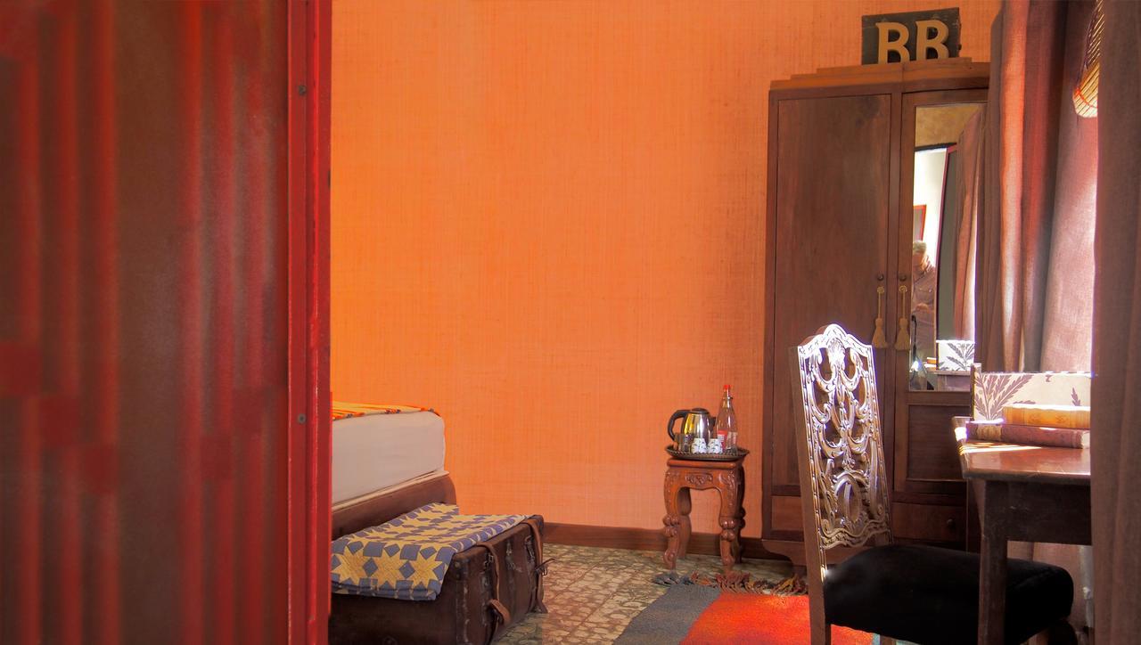Bric-A-Brac Hotel Battambang Ngoại thất bức ảnh