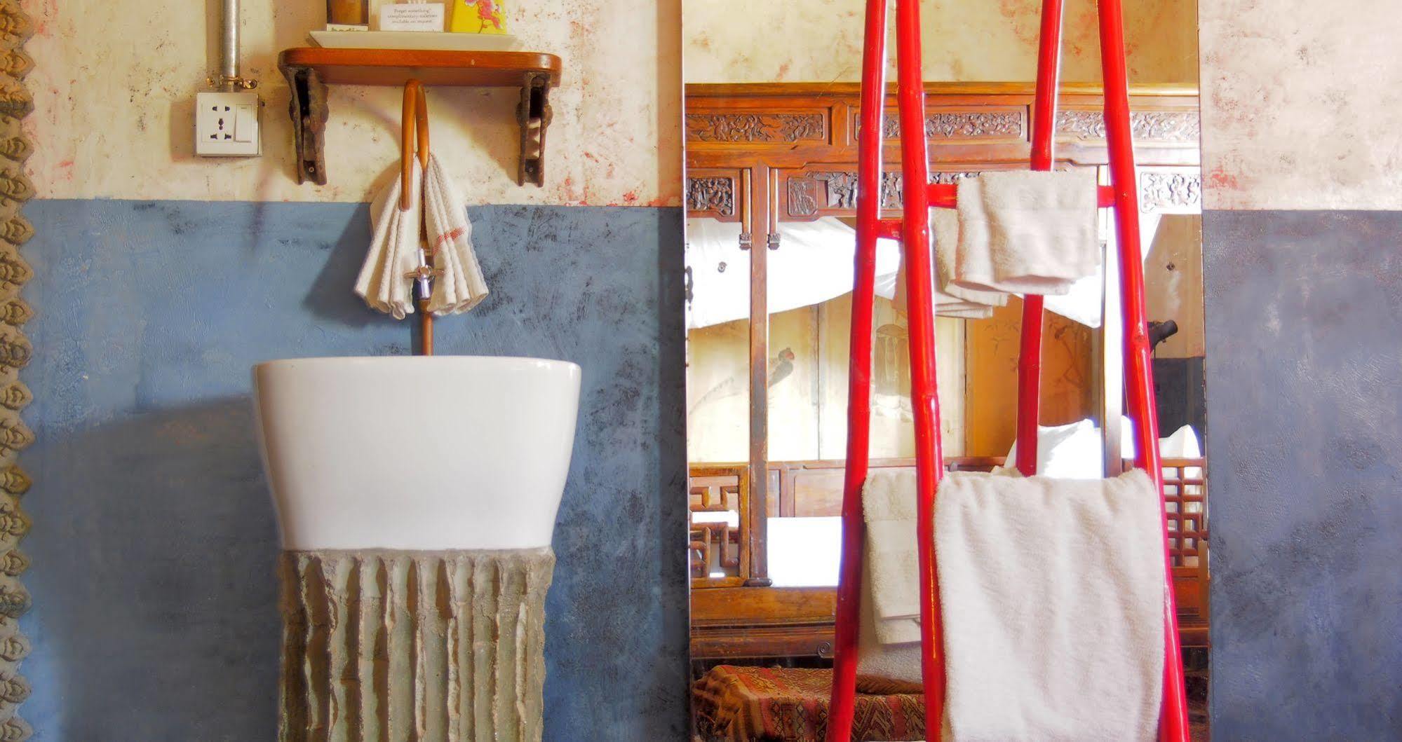 Bric-A-Brac Hotel Battambang Ngoại thất bức ảnh
