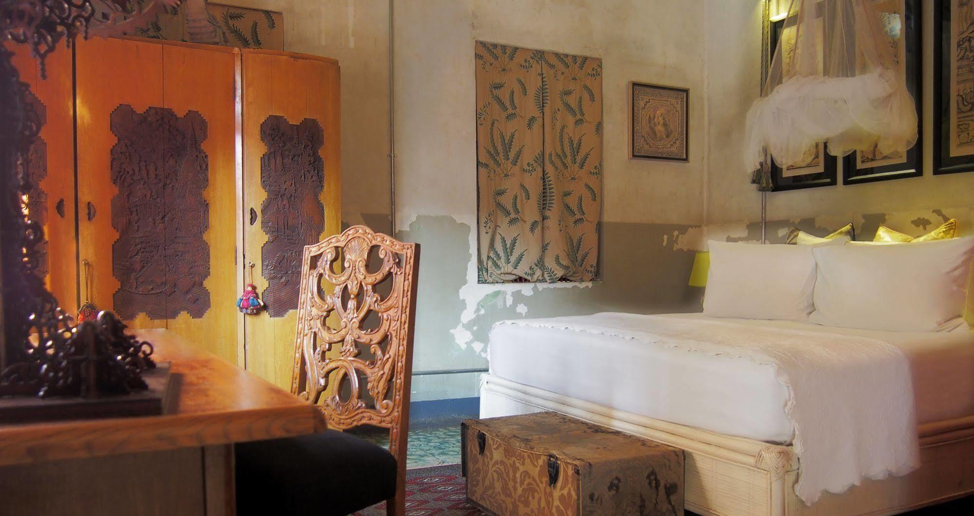 Bric-A-Brac Hotel Battambang Ngoại thất bức ảnh