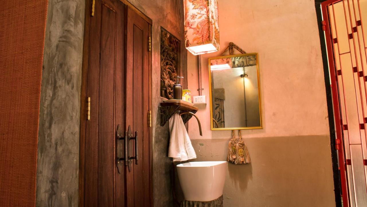 Bric-A-Brac Hotel Battambang Ngoại thất bức ảnh