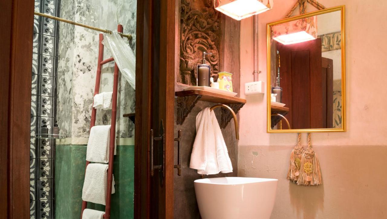 Bric-A-Brac Hotel Battambang Ngoại thất bức ảnh